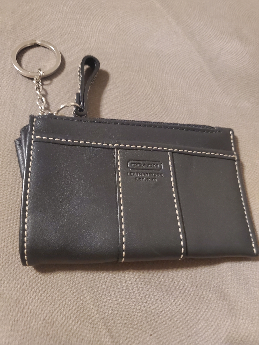 Vintage Coach Black Leather Keychain Card Case with Contrast Stitching